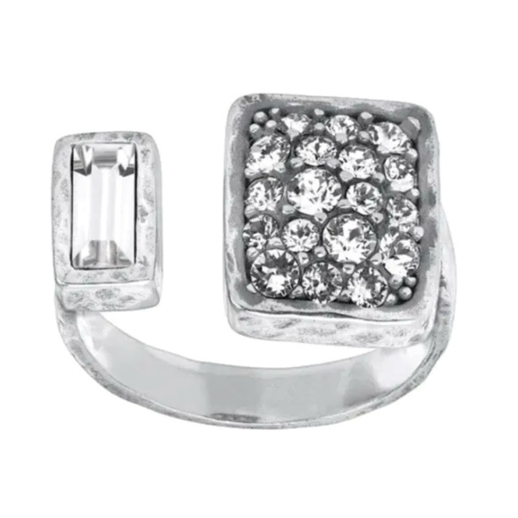 New Silpada Sterling Silver Crystal Cuff
Ring Size 8 (Somewhat) Adjustable - Picture 6 of 6